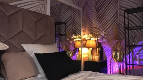 EvaRhea online show from April 7, 2:56 am