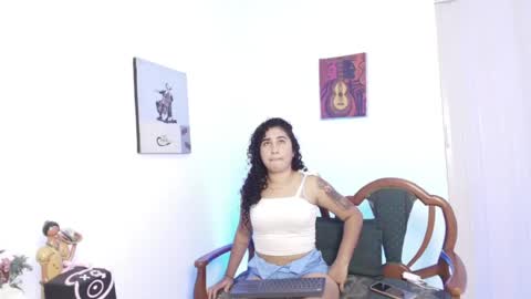 evarouseee online show from July 10, 1:58 pm