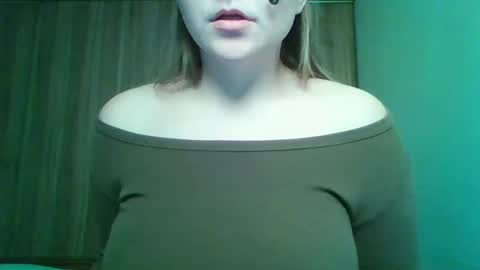 evasapples2026 online show from April 4, 10:18 pm