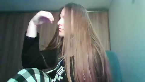 evasapples2026 online show from April 14, 3:18 pm