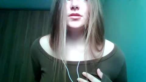 evasapples2026 online show from May 20, 8:26 pm