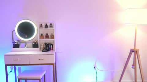 EVA SAVAGEIm recovering from surgery. Ill see you in a couple of weeks. online show from April 10, 5:50 pm