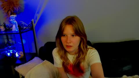 Snapshot of evastevs chatting on December 8, 7:54 pm Eva online show from December 8, 7:54 pm