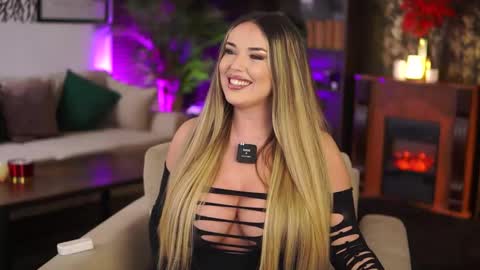 Snapshot of evasunderland chatting on October 22, 4:07 pm Eva online show from October 22, 4:07 pm