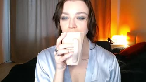 Snapshot of eve_nevertamed chatting on December 13, 7:36 am Eve online show from December 13, 7:36 am