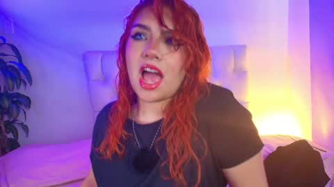 Snapshot of eve_soler chatting on April 22, 4:52 pm Martina Soler online show from April 22, 4:52 pm