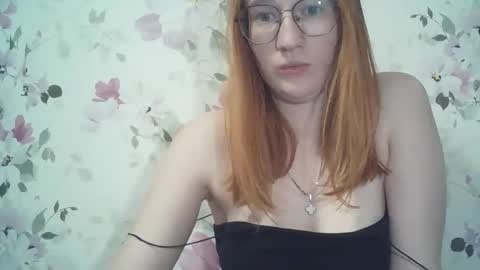 Snapshot of eveliina_shy chatting on April 29, 5:30 pm Evelina online show from April 29, 5:30 pm