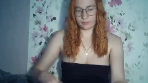 Snapshot of eveliina_shy chatting on July 16, 12:11 pm Evelina online show from July 16, 12:11 pm