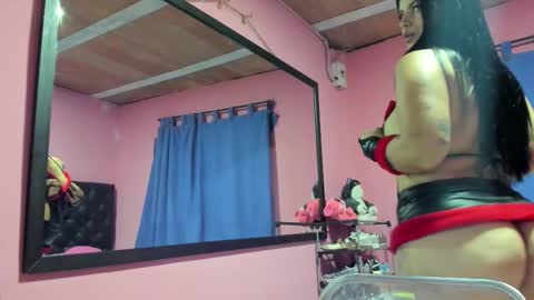 Snapshot of evelin26_ chatting on March 27, 4:29 am evelin26 online show from March 27, 4:29 am