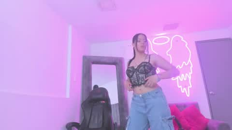 evelin__thompsson online show from April 15, 1:56 am