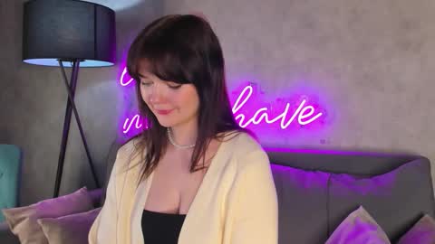 Evelina  online show from October 5, 1:04 am