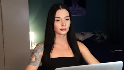 Snapshot of evelingoddess chatting on October 21, 9:48 pm your Love online show from October 21, 9:48 pm