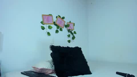 Evelin Miller online show from September 16, 2:07 pm