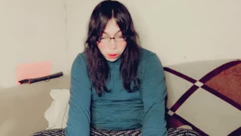 Snapshot of evelyn420521 chatting on January 14, 6:13 am evelyn420521 online show from January 14, 6:13 am