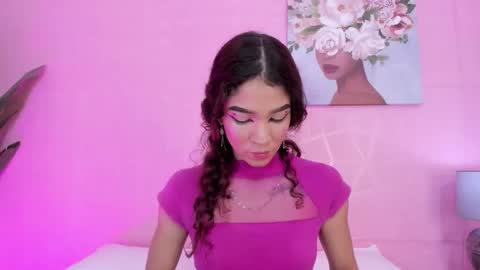 Snapshot of evelyn__rose1 chatting on March 4, 6:25 pm evelyn__rose1 online show from March 4, 6:25 pm