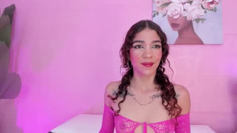 Snapshot of evelyn__rose1 chatting on March 18, 6:22 pm evelyn__rose1 online show from March 18, 6:22 pm