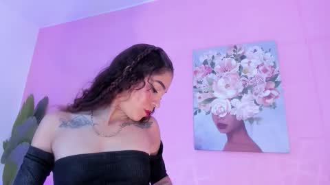 Snapshot of evelyn__rose1 chatting on March 21, 6:00 pm evelyn__rose1 online show from March 21, 6:00 pm