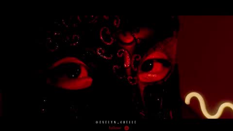 Snapshot of evelyn_chelle chatting on January 5, 8:23 pm Im Eve or Chelle Next Stream 191224 online show from January 5, 8:23 pm