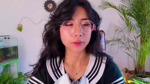 Snapshot of evelyn_chelle chatting on July 22, 9:39 pm Im Eve or Chelle Next Stream 191224 online show from July 22, 9:39 pm