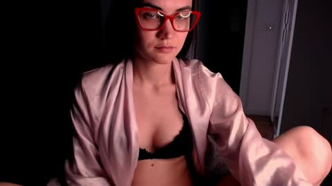 Snapshot of evelyn_gg chatting on April 17, 9:34 am Evelyn online show from April 17, 9:34 am