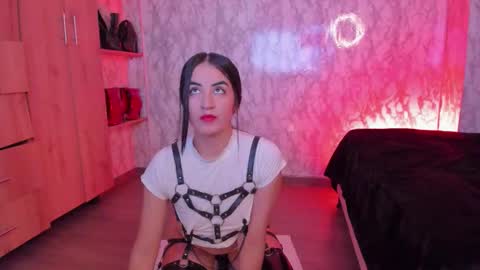 Snapshot of evelyn_joness_ chatting on October 20, 4:51 pm Evelyn online show from October 20, 4:51 pm