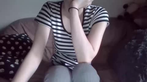 Snapshot of evelyn_tessy chatting on April 25, 4:15 pm Evelyn online show from April 25, 4:15 pm