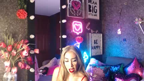 EvelynaGrey online show from December 2, 8:30 am