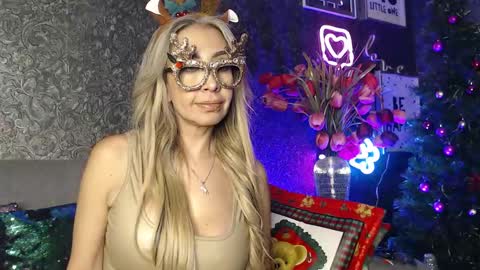 EvelynaGrey online show from December 23, 11:36 am
