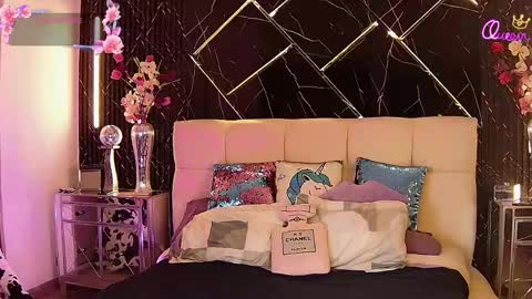 EvelynaGrey online show from April 18, 8:40 am