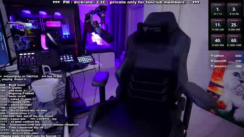 Snapshot of evelyne92 chatting on February 13, 1:08 am Evelyne online show from February 13, 1:08 am