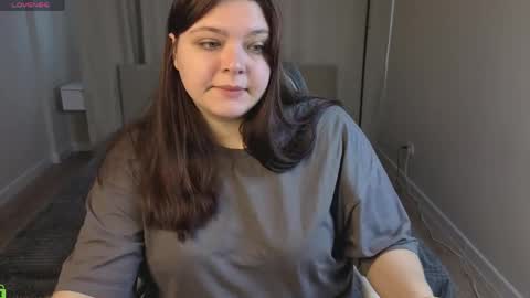 Snapshot of evelyne_loo chatting on May 4, 12:50 am Evelyne Loo online show from May 4, 12:50 am