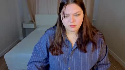 Snapshot of evelyne_loo chatting on May 7, 1:00 am Evelyne Loo online show from May 7, 1:00 am