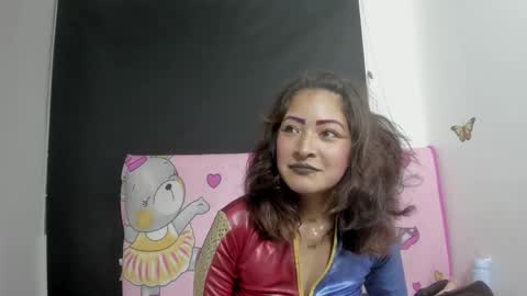 Evelyne online show from February 3, 4:10 am