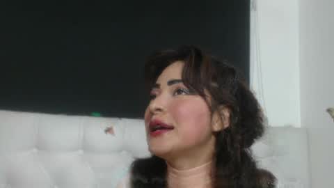 Evelyne online show from April 7, 4:35 am