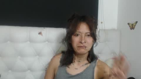 Evelyne online show from April 9, 2:22 am