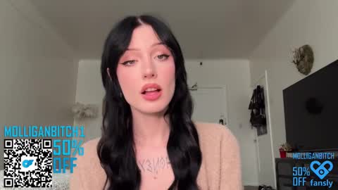 Evelyn online show from February 12, 10:37 pm