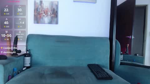 Evelyn martinez  online show from May 7, 8:14 pm
