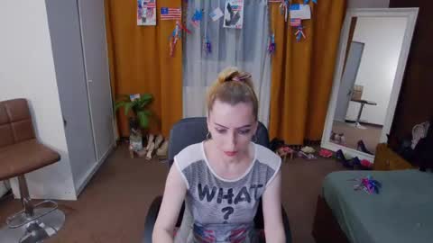 Snapshot of evelynreagan chatting on July 6, 5:59 am evelynreagan online show from July 6, 5:59 am
