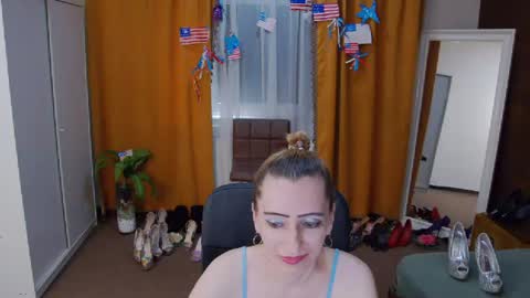 Snapshot of evelynreagan chatting on July 28, 12:48 pm evelynreagan online show from July 28, 12:48 pm