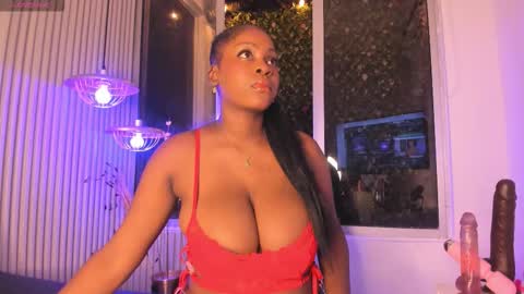 EvelynZoee online show from October 10, 3:27 am