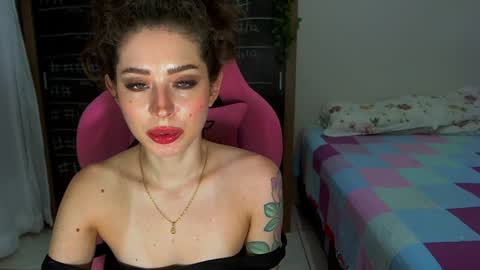 eveonly online show from December 18, 11:51 pm