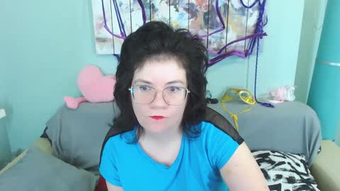 Snapshot of everly_rays chatting on December 7, 9:55 pm Everly online show from December 7, 9:55 pm