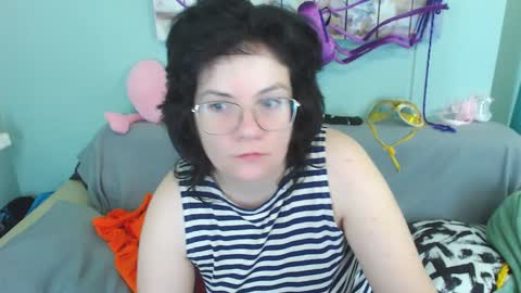 Snapshot of everly_rays chatting on December 11, 3:56 am Everly online show from December 11, 3:56 am