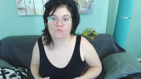 Snapshot of everly_rays chatting on February 17, 7:21 pm Everly online show from February 17, 7:21 pm