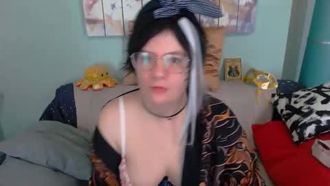 Snapshot of everly_rays chatting on October 21, 4:51 pm Everly online show from October 21, 4:51 pm