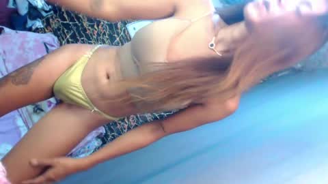 Snapshot of eves_candy chatting on March 27, 12:49 am Chloe mae online show from March 27, 12:49 am