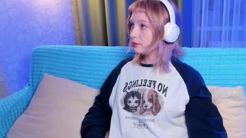 Snapshot of eves_eyes chatting on October 23, 1:21 pm Forget me not eve on CB online show from October 23, 1:21 pm