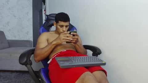 Snapshot of evessinn chatting on October 29, 11:39 pm luis online show from October 29, 11:39 pm