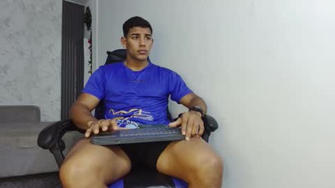 Snapshot of evessinn chatting on November 16, 6:46 pm luis online show from November 16, 6:46 pm