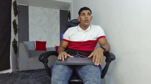 Snapshot of evessinn chatting on November 29, 10:13 pm luis online show from November 29, 10:13 pm